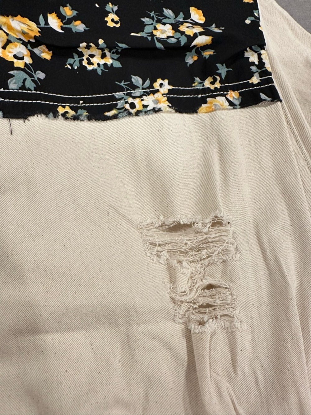 POL Patchwork Floral Jogger Pants Boho Distressed Embroidered Size M - Picture 5 of 11